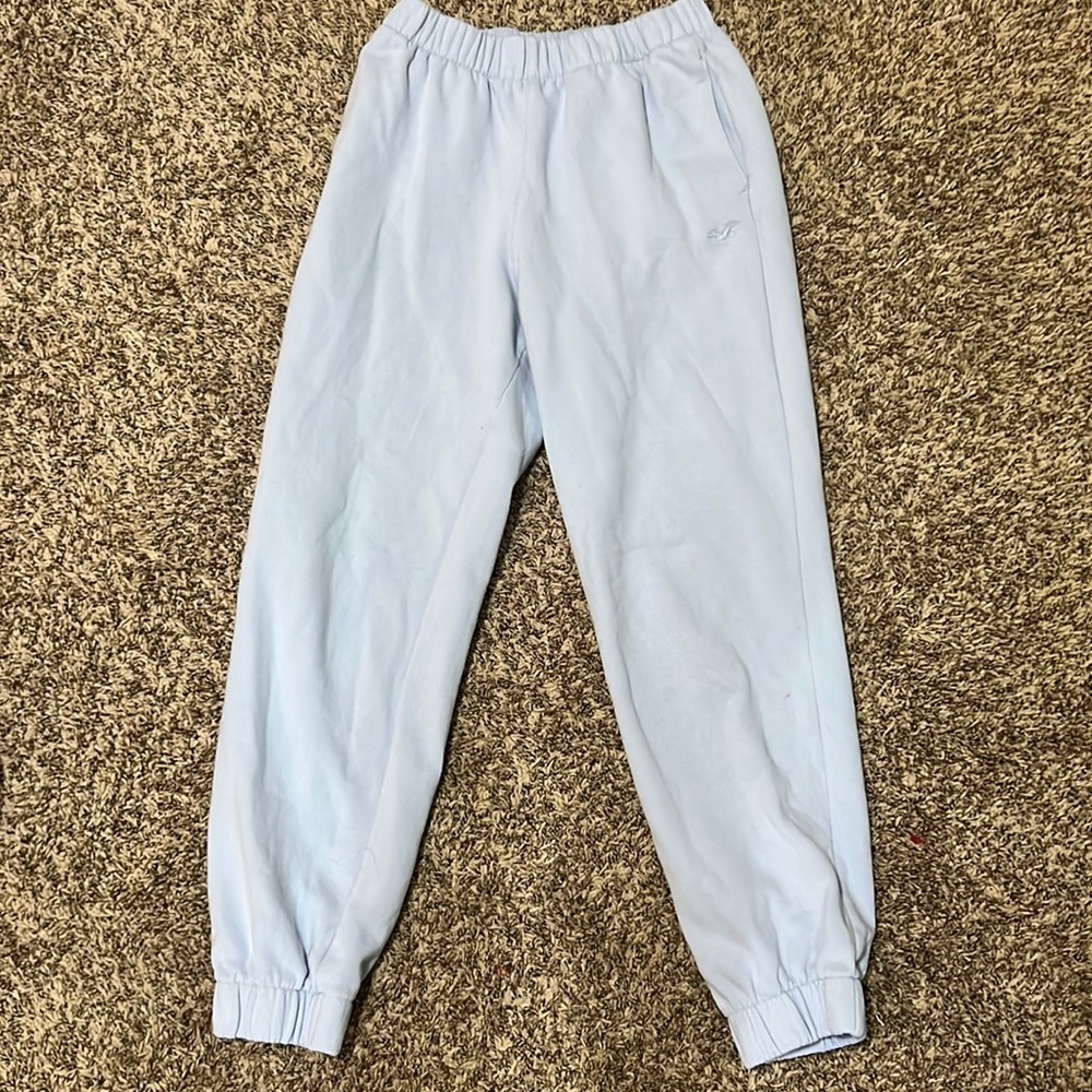 Hollister: Ultra high-rise, Boyfriend joggers.